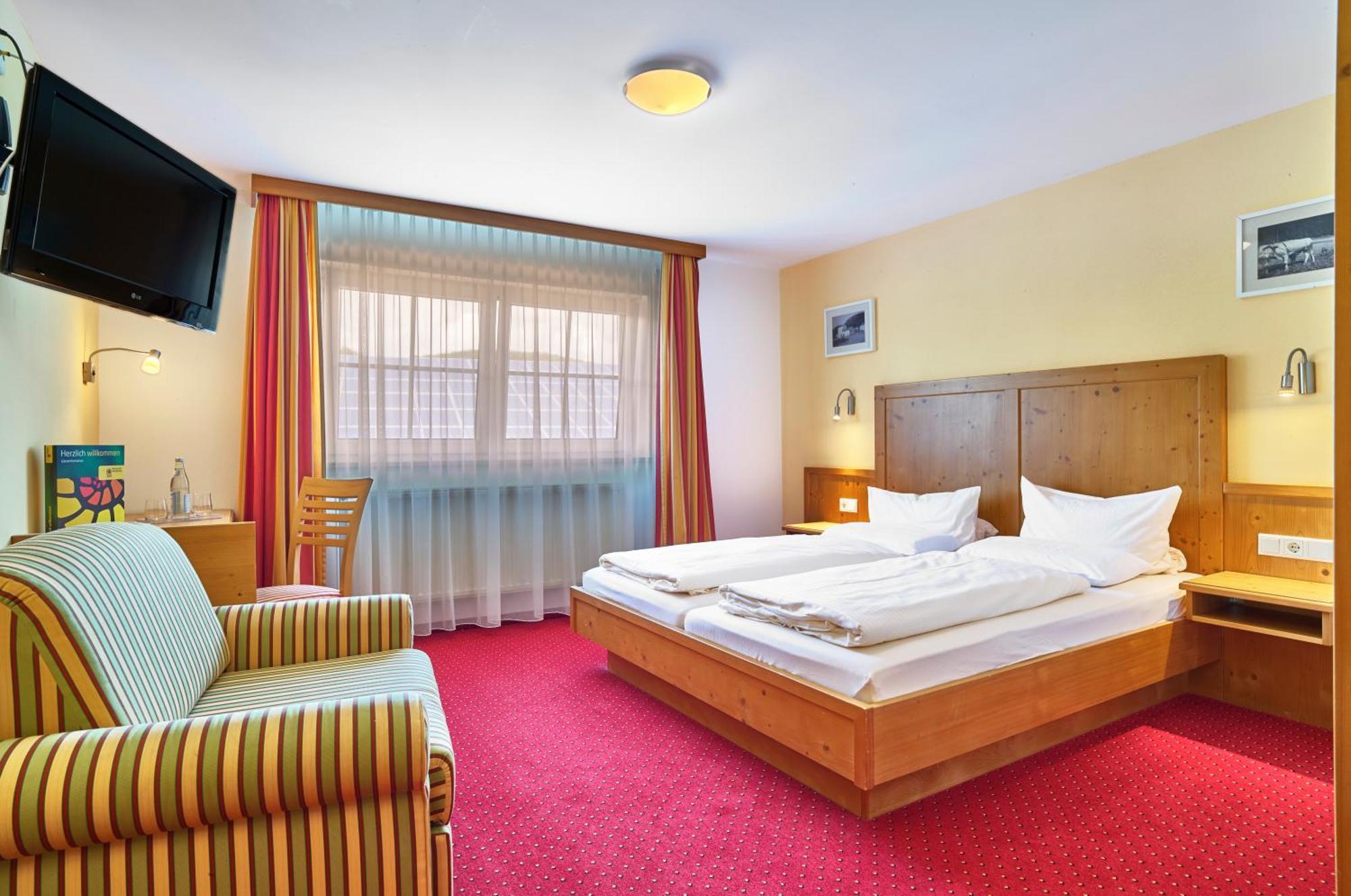 Hotel Zum Blauen Hecht Kipfenberg Esterno foto