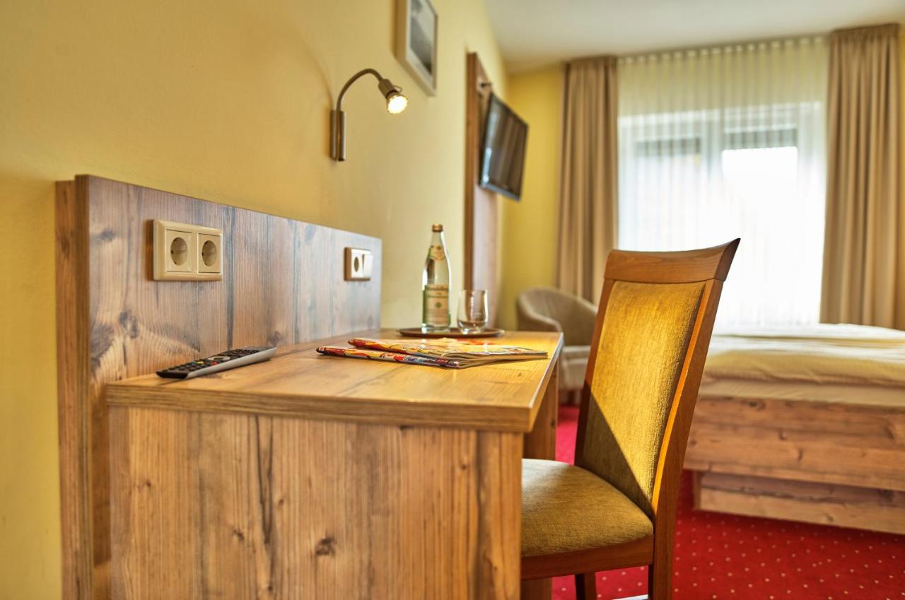Hotel Zum Blauen Hecht Kipfenberg Esterno foto