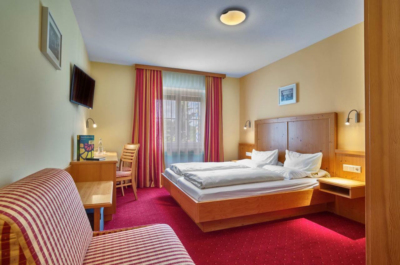 Hotel Zum Blauen Hecht Kipfenberg Esterno foto